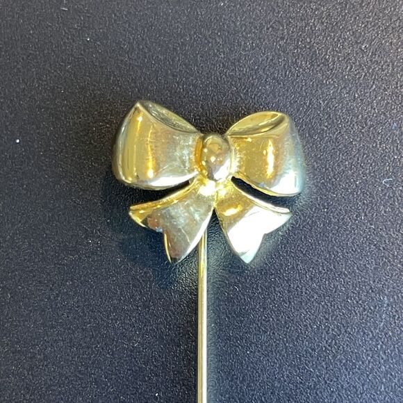 Bow Stick Pin Signed Mimi D N ~AKA~ Mimi di Niscemi Vintage Gold Tone Dainty - Picture 4 of 8